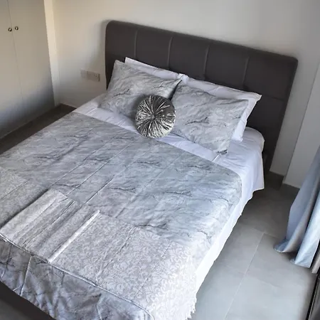 Marias - In Centre,near Apartament